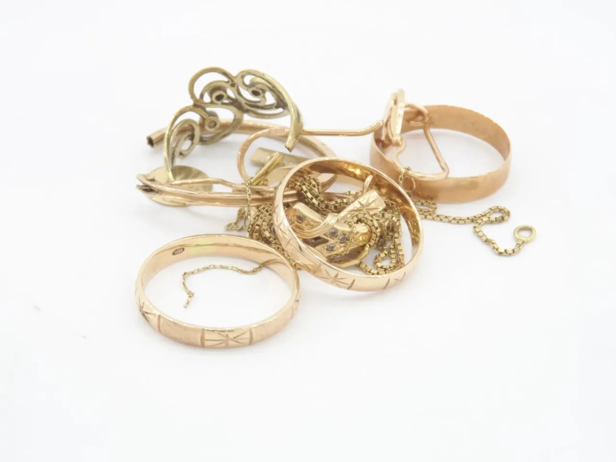 Ile kosztuje gram srebra w lombardzie? Sprawdź aktualne ceny i różnice