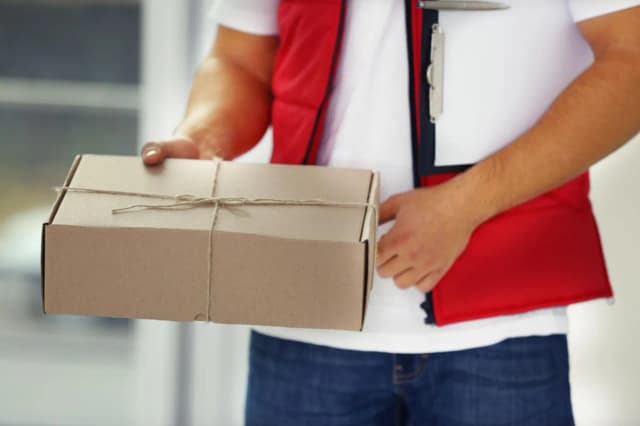 Jak odebrać paczkę InPost bez stresu - proste kroki do sukcesu