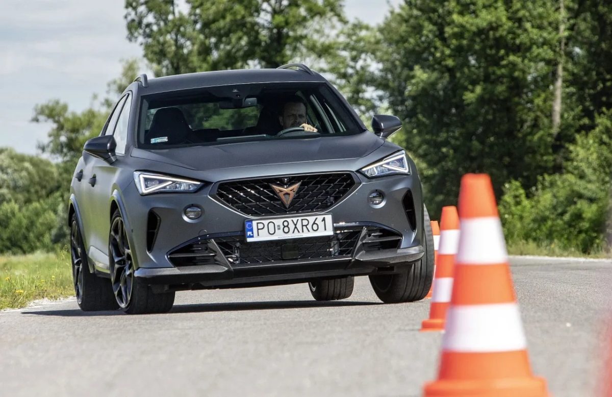 Ranking opon całorocznych 235/45 R18 - najlepsze modele i oceny