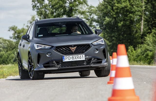 Ranking opon całorocznych 235/45 R18 - najlepsze modele i oceny Ranking opon całorocznych 235/45 R18 - najlepsze modele i oceny